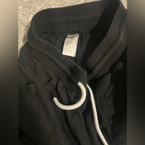 Comfy capri sweats - Picture 2 of 2